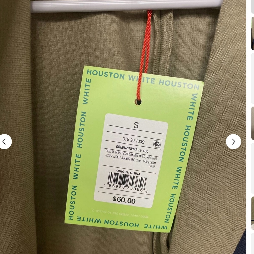 A great Houston White blazer that would look great with jeanss